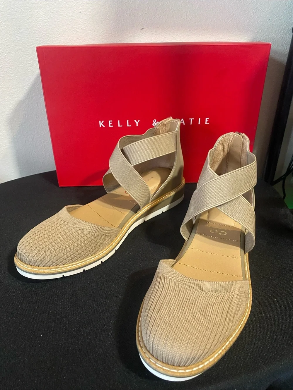 Kelly & Katie (DSW) Taupe Elastic Crossover Flat Sandals